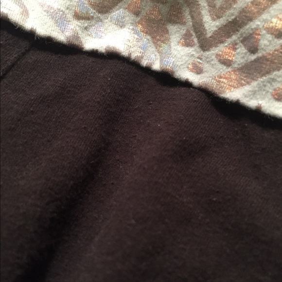 NFS- PINK Geometric Aztec Print Fold Over Yoga Short - Picture 4 of 4